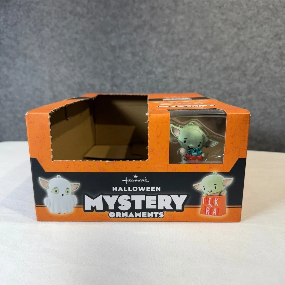 Hallmark Star Wars Mandalorian Display Halloween Mystery Ornament Grogu